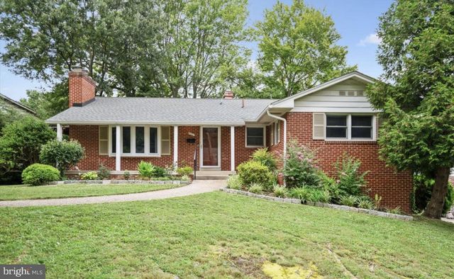 9321 SAINT ANDREWS PL, College Park, MD 20740