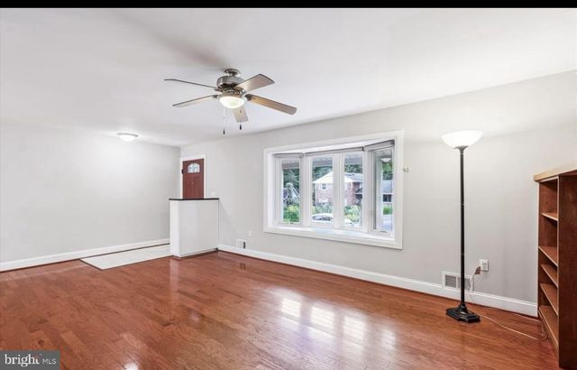 9321 SAINT ANDREWS PL, College Park, MD 20740