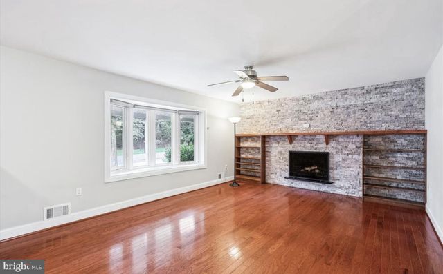 9321 SAINT ANDREWS PL, College Park, MD 20740