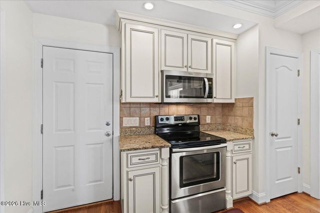 18 Treewood Lane, Clayton, NC 27527