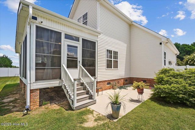 18 Treewood Lane, Clayton, NC 27527