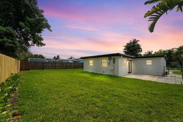 3797 Bahama Road, Palm Beach Gardens, FL 33410