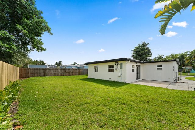 3797 Bahama Road, Palm Beach Gardens, FL 33410