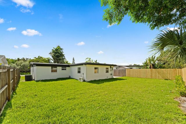 3797 Bahama Road, Palm Beach Gardens, FL 33410
