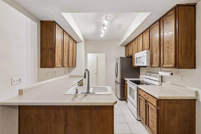 500 N Valley Drive 506, Des Moines, IA 50312