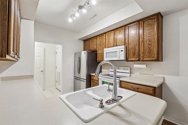 500 N Valley Drive 506, Des Moines, IA 50312
