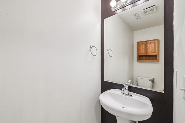 500 N Valley Drive 506, Des Moines, IA 50312