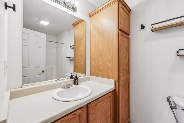 500 N Valley Drive 506, Des Moines, IA 50312