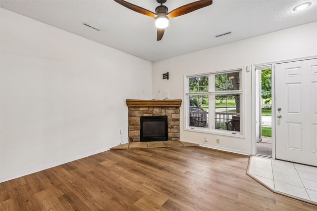 500 N Valley Drive 506, Des Moines, IA 50312