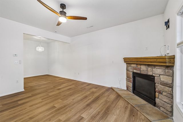 500 N Valley Drive 506, Des Moines, IA 50312