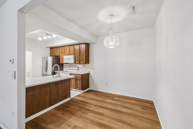 500 N Valley Drive 506, Des Moines, IA 50312