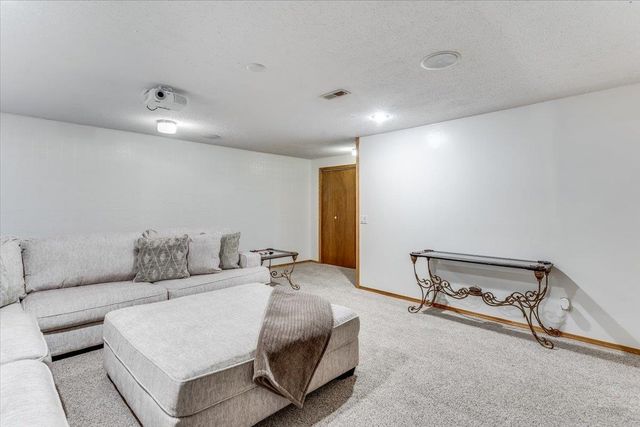 405 N Morris, Rose Hill, KS 67133