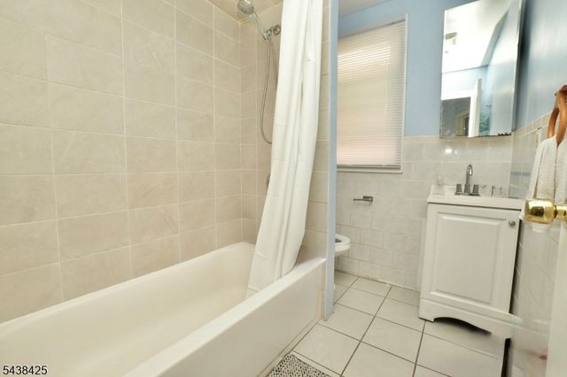 83 Berkeley Ave, Bloomfield Twp., NJ 07003