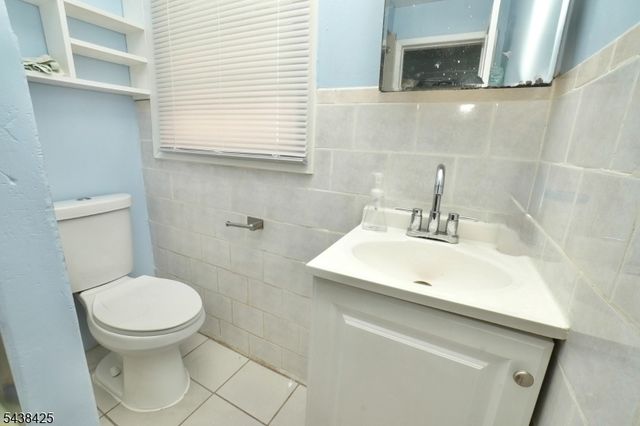 83 Berkeley Ave, Bloomfield Twp., NJ 07003