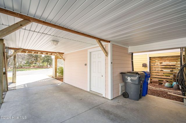 1242 Charleston Common Drive, Leland, NC 28451