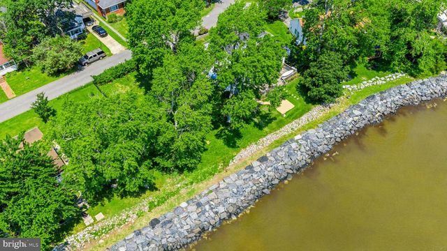 5235-A AL JONES DR, Shady Side, MD 20764