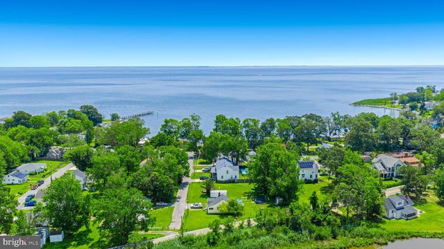 5235-A AL JONES DR, Shady Side, MD 20764