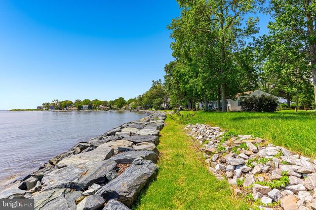 5235-A AL JONES DR, Shady Side, MD 20764