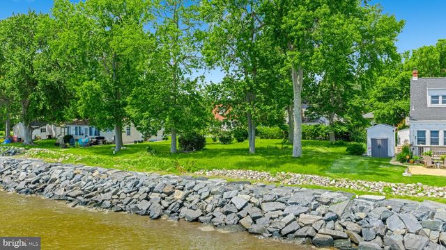 5235-A AL JONES DR, Shady Side, MD 20764