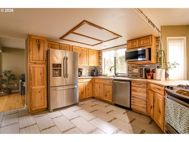 3600 Sw BRITTANY Dr, Gresham, OR 97080