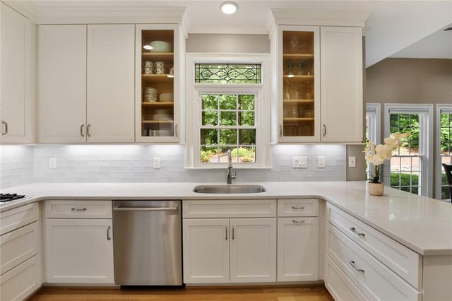 1780 Forest Pond Lane, Roswell, GA 30075