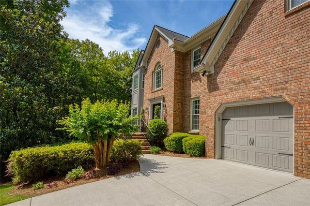 1780 Forest Pond Lane, Roswell, GA 30075