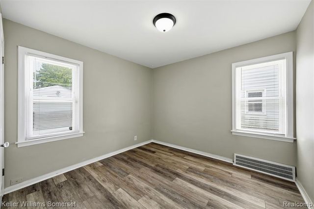 19693 Elkhart Street, Harper Woods, MI 48225
