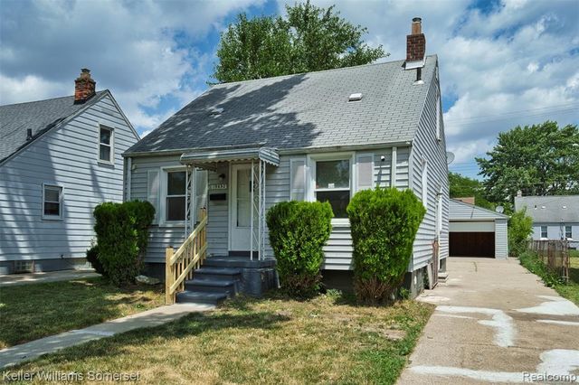 19693 Elkhart Street, Harper Woods, MI 48225