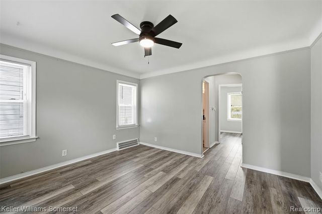 19693 Elkhart Street, Harper Woods, MI 48225