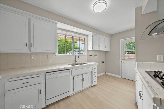 11600 De Celis Pl, Granada Hills, CA 91344