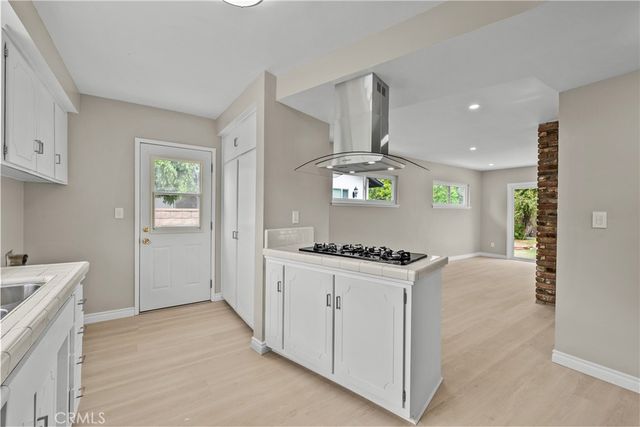 11600 De Celis Pl, Granada Hills, CA 91344