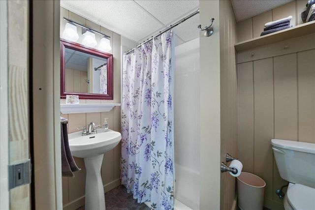 8811 Ainsworth Road, Hobart, IN 46342