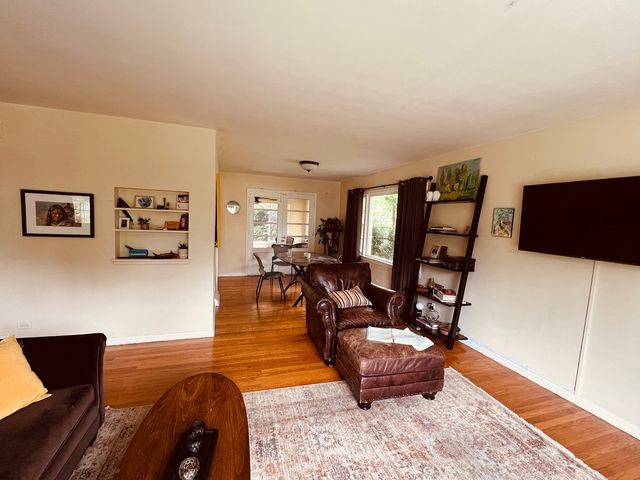 1725 Happ Road, Northbrook, IL 60062