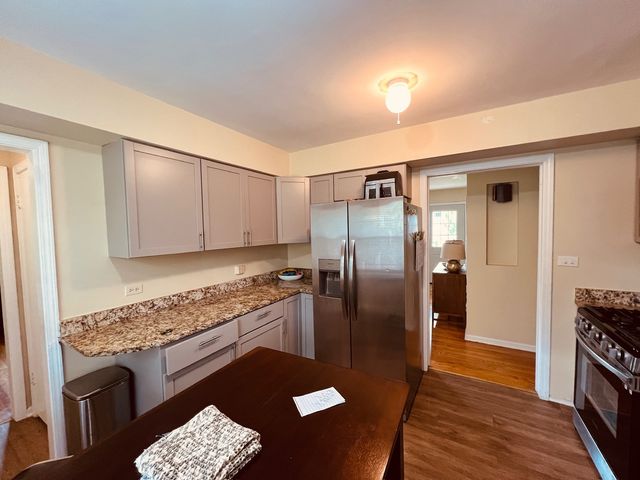 1725 Happ Road, Northbrook, IL 60062