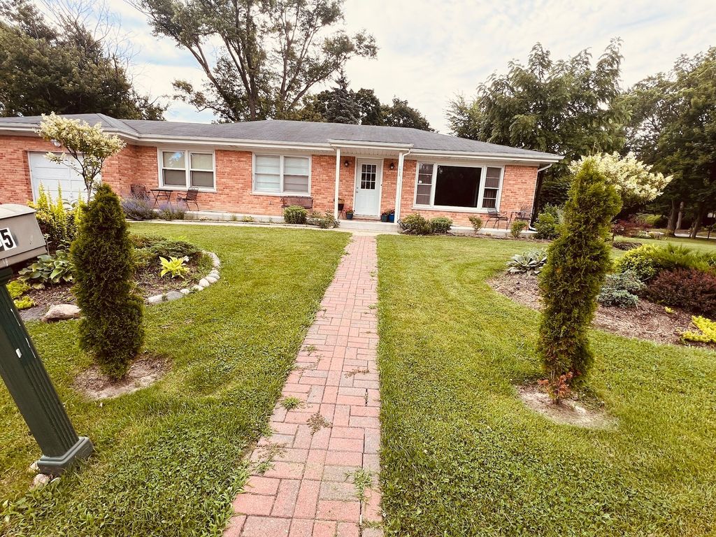 1725 Happ Road, Northbrook, IL 60062