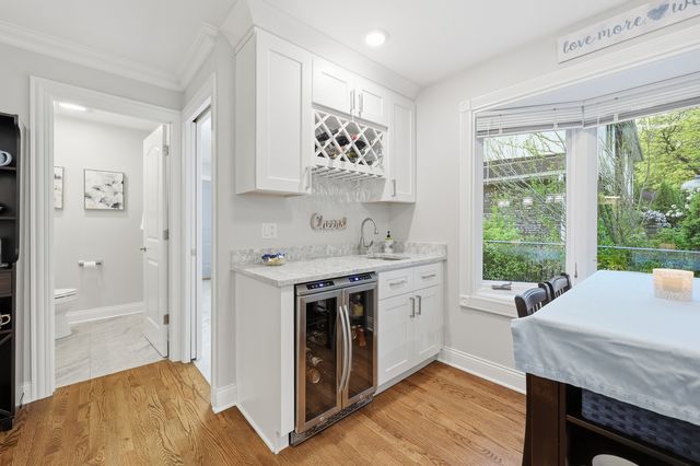 1132 S Fernandez Avenue, Arlington Heights, IL 60005