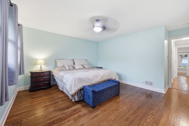 1132 S Fernandez Avenue, Arlington Heights, IL 60005