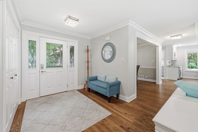 1132 S Fernandez Avenue, Arlington Heights, IL 60005