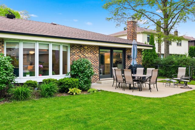 1132 S Fernandez Avenue, Arlington Heights, IL 60005