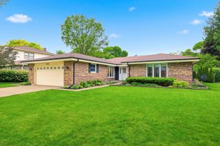 1132 S Fernandez Avenue, Arlington Heights, IL 60005