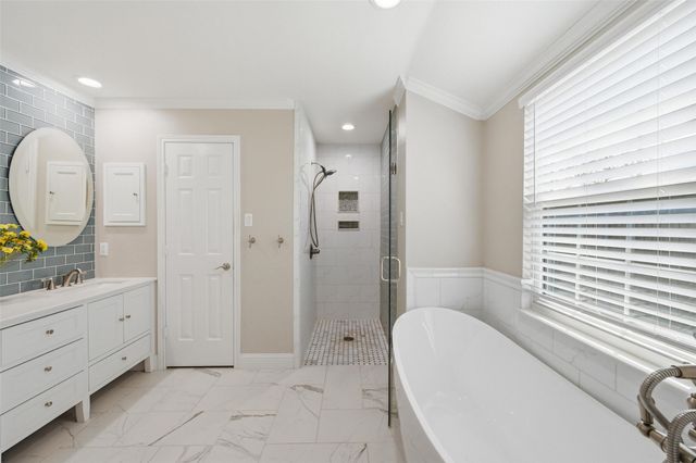 2804 Whispering Trail Circle, Pantego, TX 76013