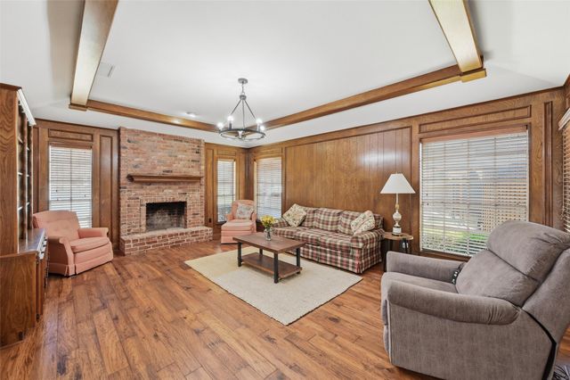 2804 Whispering Trail Circle, Pantego, TX 76013