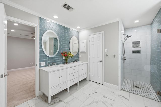 2804 Whispering Trail Circle, Pantego, TX 76013