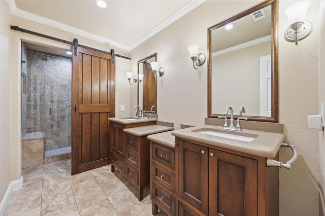 2804 Whispering Trail Circle, Pantego, TX 76013