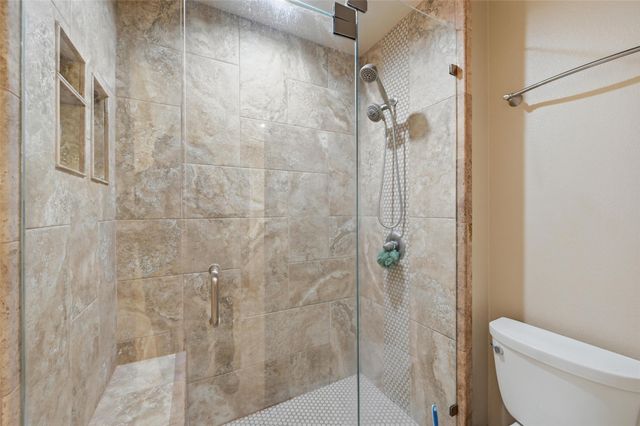 2804 Whispering Trail Circle, Pantego, TX 76013