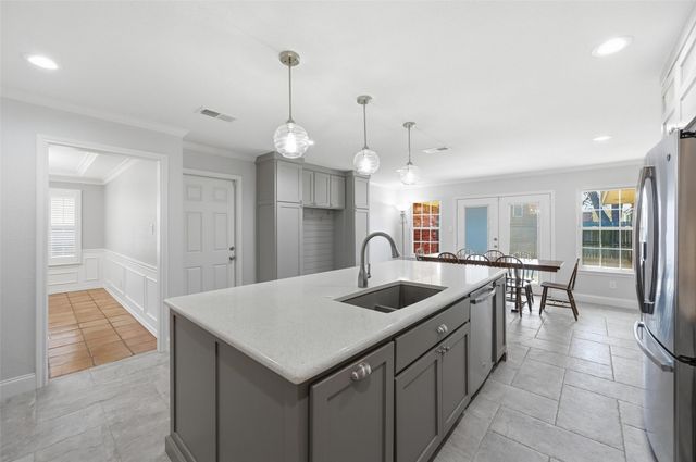 2804 Whispering Trail Circle, Pantego, TX 76013