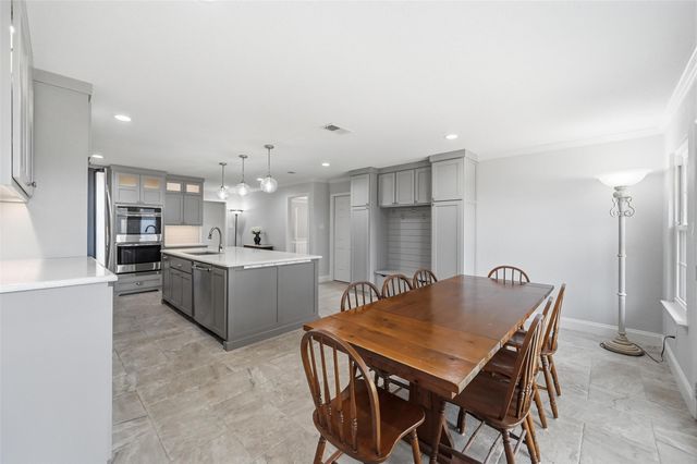 2804 Whispering Trail Circle, Pantego, TX 76013