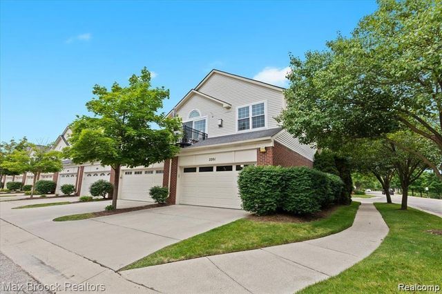 3101 Cameron Circle, Walled Lake, MI 48390