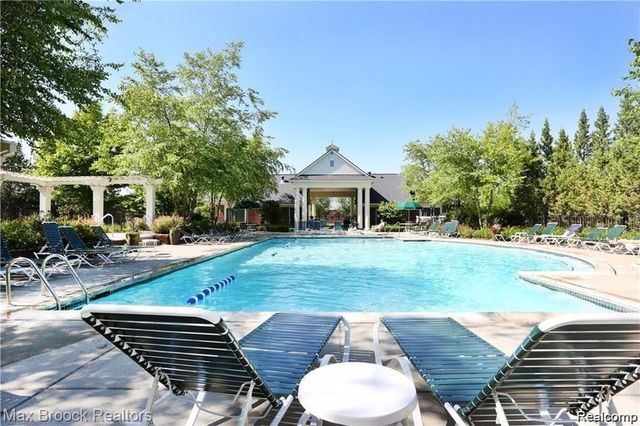 3101 Cameron Circle, Walled Lake, MI 48390