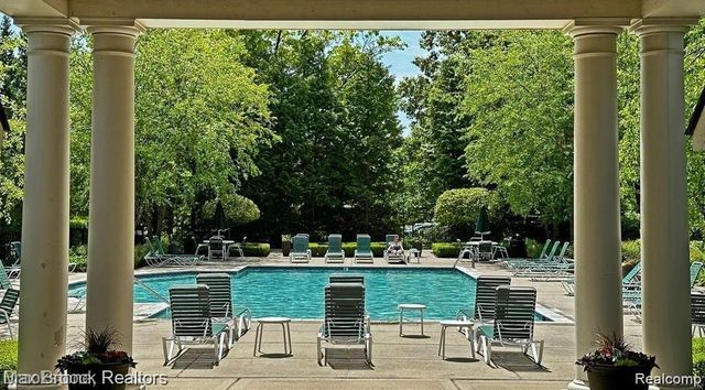 3101 Cameron Circle, Walled Lake, MI 48390